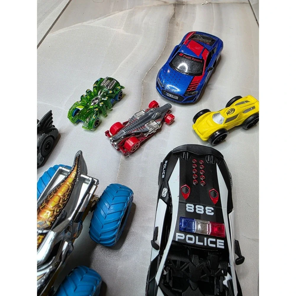Mixed Toy Car Lot Hot Wheels Monster Jam Batmobile Audi R8 Gulf Police 10pc‎ A3